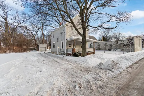 301 E Voris ST, Akron, OH 44311