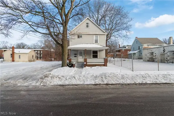 301 E Voris ST, Akron, OH 44311