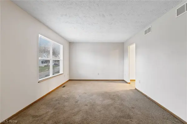 103 W Crosier ST, Akron, OH 44311