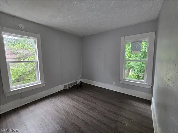 1412 Woodland AVE NW, Canton, OH 44703