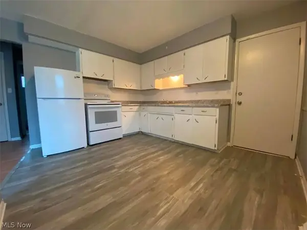 1382 Bellevue AVE, Akron, OH 44320