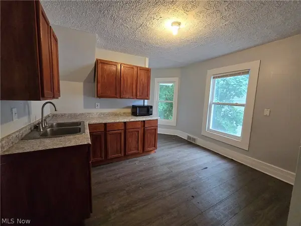 1412 Woodland AVE NW, Canton, OH 44703