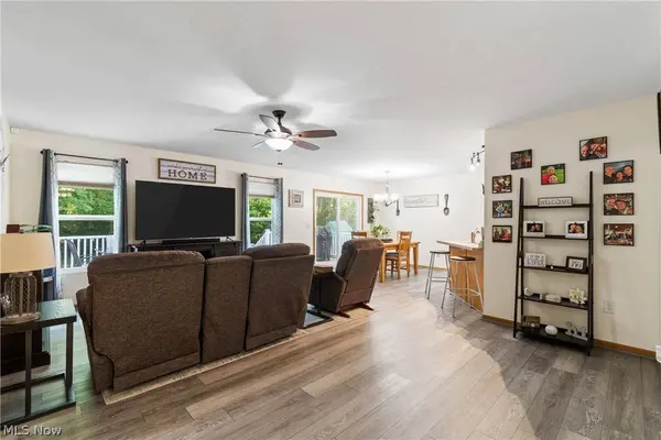 1885 Faye RD, Akron, OH 44306