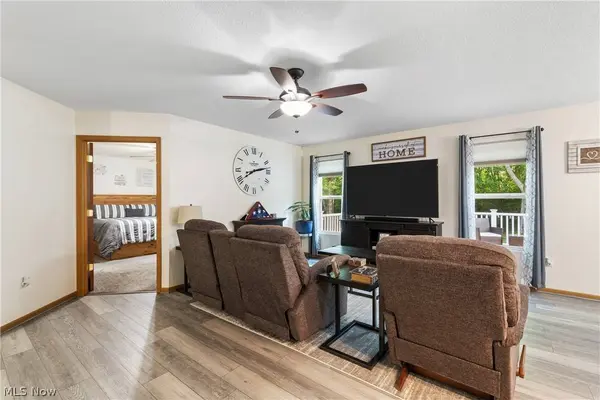 1885 Faye RD, Akron, OH 44306