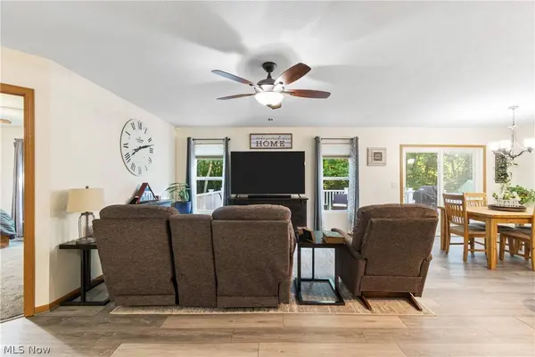 1885 Faye RD, Akron, OH 44306