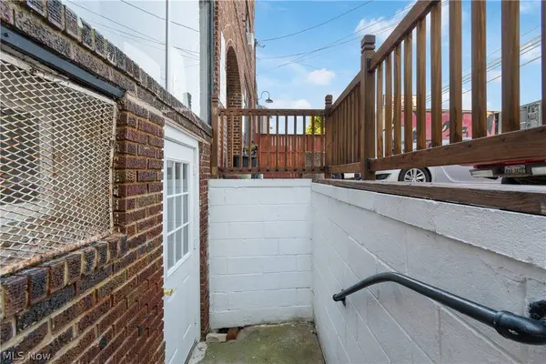 1305 Brown ST, Akron, OH 44301