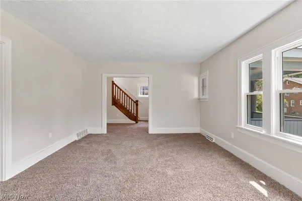 1061 Emma AVE, Akron, OH 44302