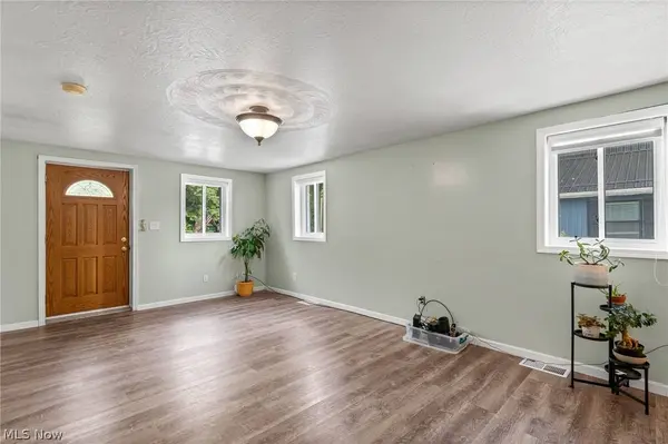 2607 Berry RD, Akron, OH 44320