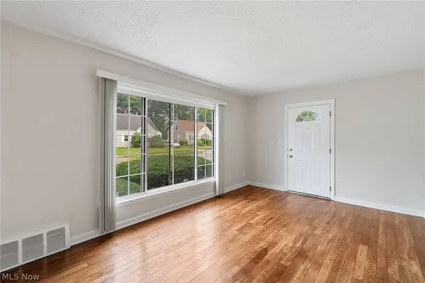 1335 Greenwood AVE, Akron, OH 44320