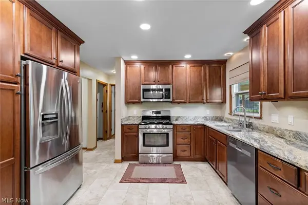 4618 S Arlington RD, Green, OH 44685