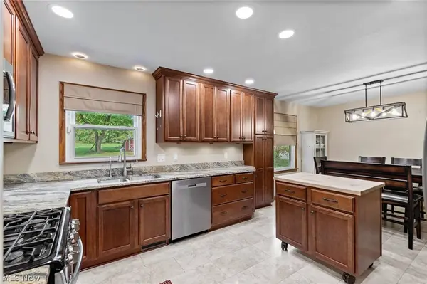 4618 S Arlington RD, Green, OH 44685