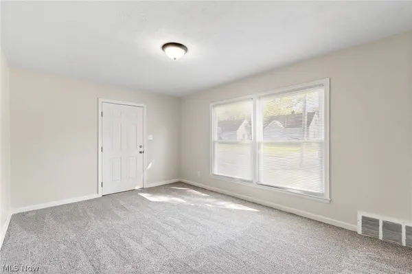 1332 Greenwood AVE, Akron, OH 44320