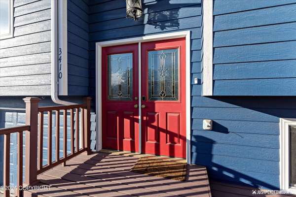 3410 Perenosa Bay DR, Anchorage, AK 99515
