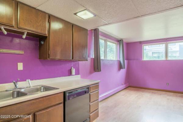 1401 E 10th AVE, Anchorage, AK 99501