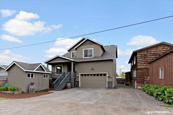 1506 M ST, Anchorage, AK 99501
