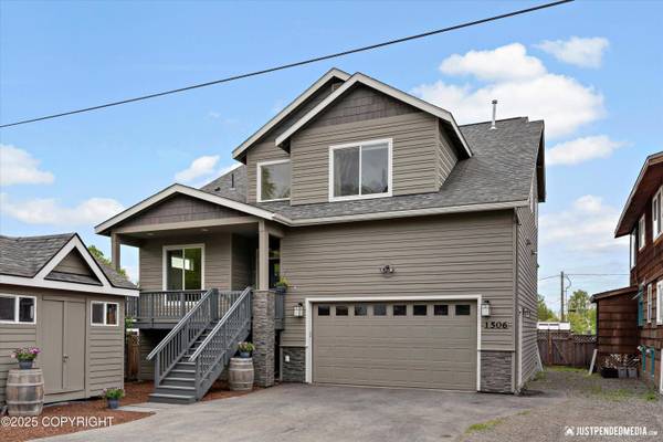 1506 M ST, Anchorage, AK 99501