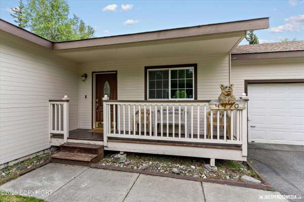4470 E Birchwood DR, Wasilla, AK 99654