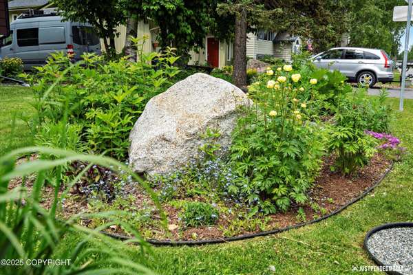 3842 Wesleyan DR, Anchorage, AK 99508