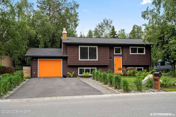 3842 Wesleyan DR, Anchorage, AK 99508