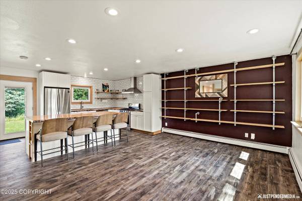 3135 E 17th AVE, Anchorage, AK 99508