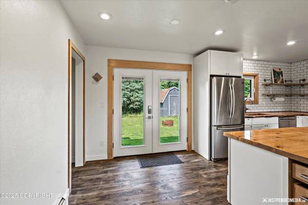 3135 E 17th AVE, Anchorage, AK 99508