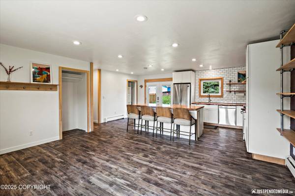 3135 E 17th AVE, Anchorage, AK 99508