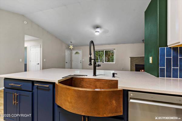 7362 W Terry L CIR, Wasilla, AK 99623