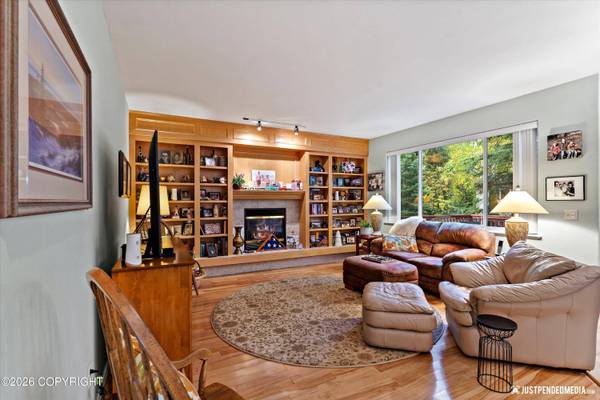 2300 Heatherbrook CIR, Anchorage, AK 99504