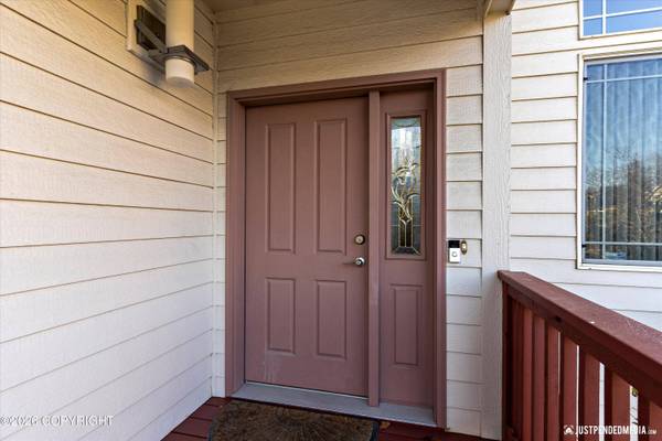 2300 Heatherbrook CIR, Anchorage, AK 99504