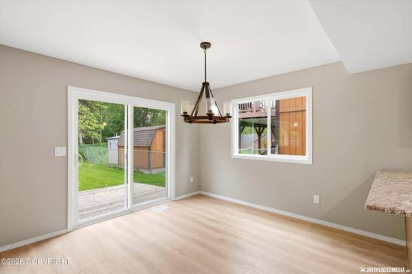 9121 Little Creek DR, Anchorage, AK 99507