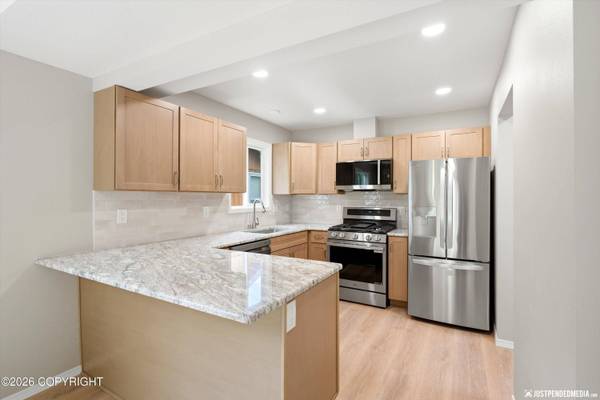 9121 Little Creek DR, Anchorage, AK 99507