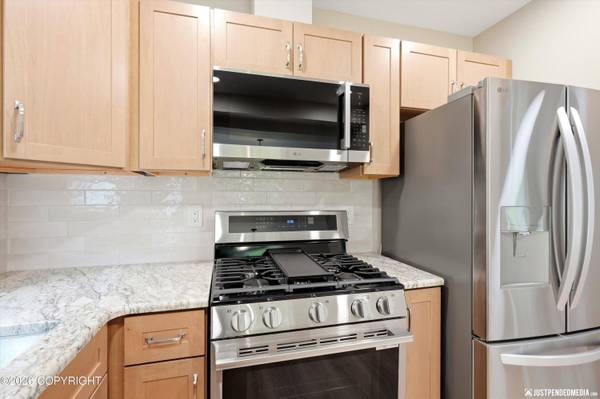 9121 Little Creek DR, Anchorage, AK 99507