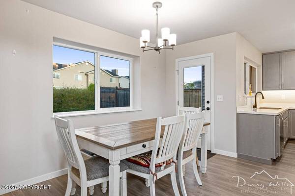 8790 Dry Creek LOOP, Anchorage, AK 99502