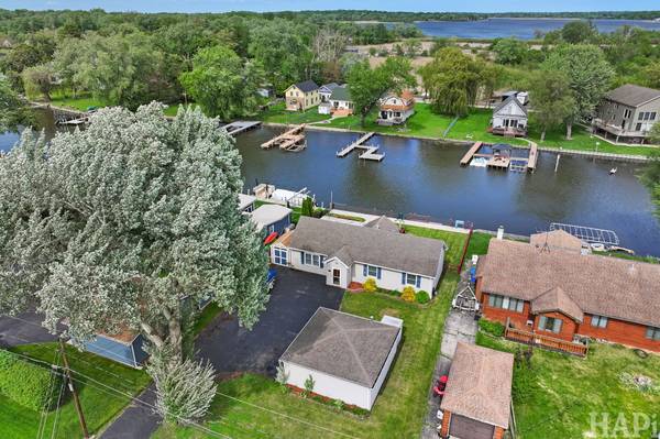 707 Kingston Blvd, Mchenry, IL 60050-7115