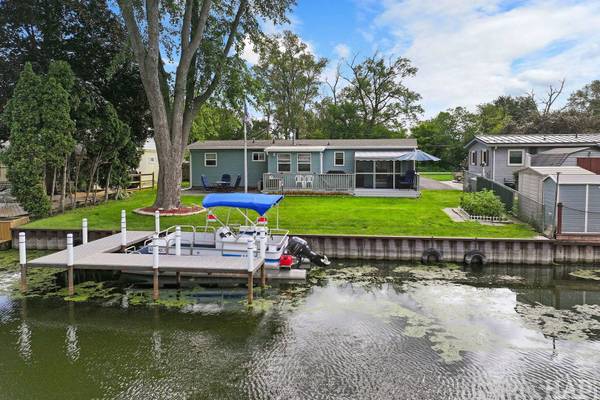 614 Livingston ST, Mchenry, IL 60050