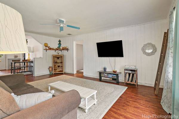 85 Bay RD, Fox Lake, IL 60020