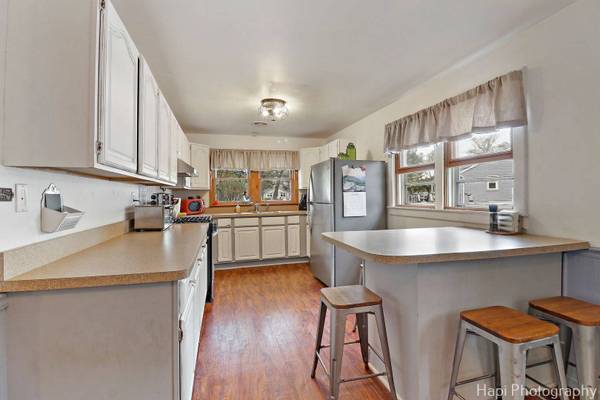 85 Bay RD, Fox Lake, IL 60020