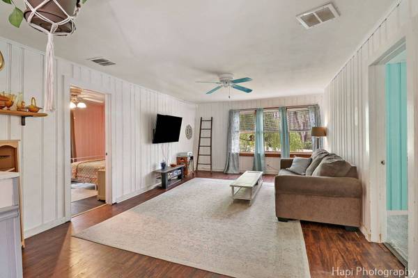 85 Bay RD, Fox Lake, IL 60020