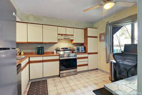 440 N Main ST #E103A, Wauconda, IL 60084