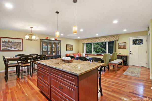 4125 Victoria DR, Hoffman Estates, IL 60192