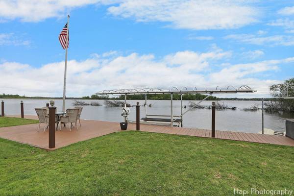 27673 W LAKE SHORE DR, Spring Grove, IL 60081