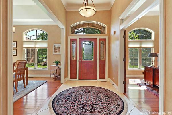 9516 Thousand Oaks DR, Spring Grove, IL 60081