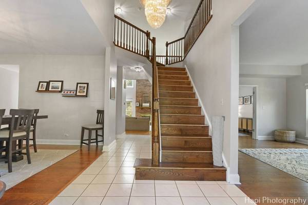 232 Bobolink DR, Grayslake, IL 60030