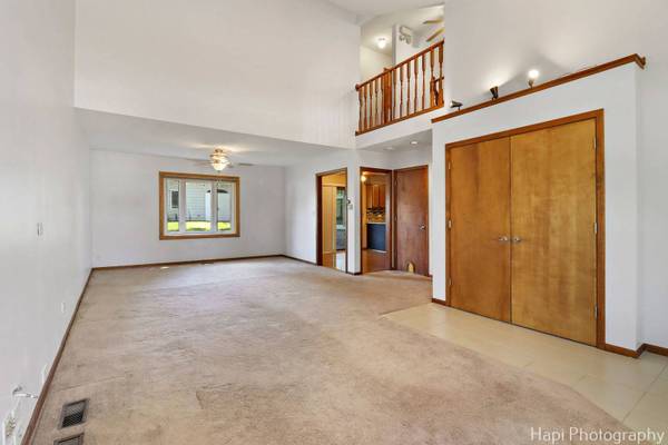 39 N Lake AVE, Fox Lake, IL 60020