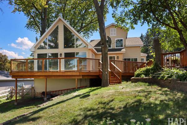 36 N Lake AVE, Fox Lake, IL 60020