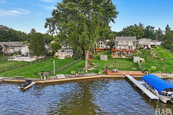 36 N Lake AVE, Fox Lake, IL 60020