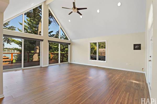 36 N Lake AVE, Fox Lake, IL 60020