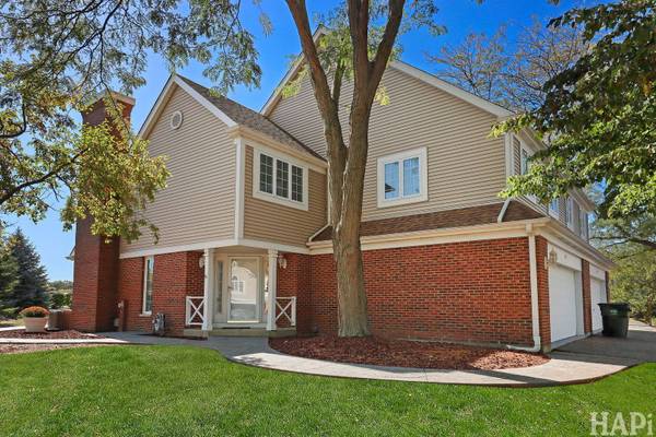 692 Monroe DR, Lindenhurst, IL 60046