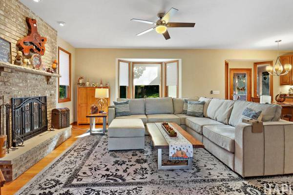 3819 Prairie DR, Spring Grove, IL 60081