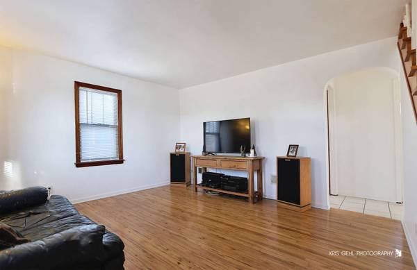 19 Arlington LN, Fox Lake, IL 60020